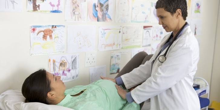 Хетчинг эмбрионов: что это такое, для чего проводится, возможны ли осложнения?