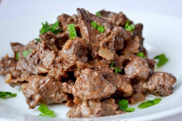 С какого возраста ребенку можно давать куриную, говяжью или свиную печень?