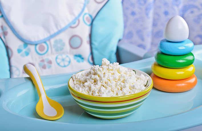 Детский кефир и творог: как вводить в прикорм, сколько можно давать ребенку в 1 год?