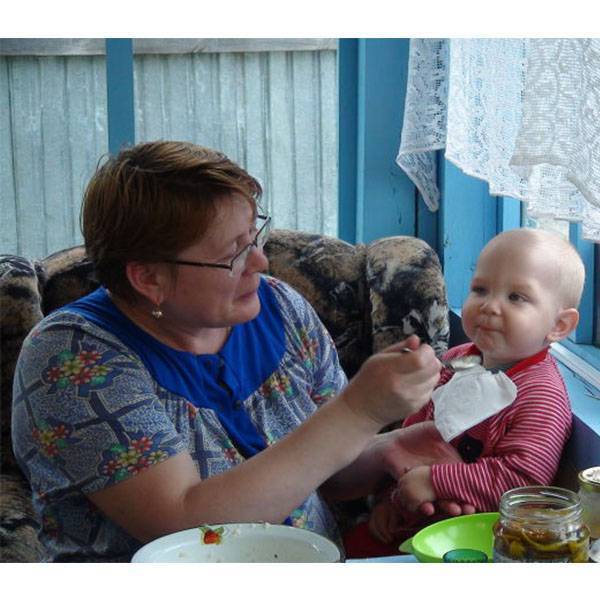 С какого возраста можно давать ребенку сахар и соль: когда добавлять в пищу, нужны ли они грудничку?