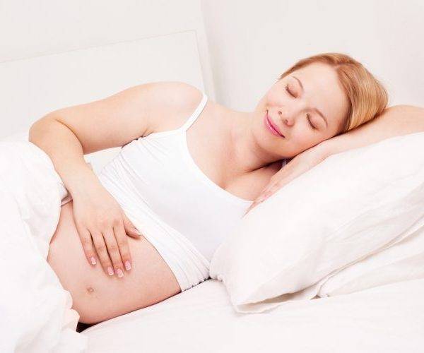 Вздутие живота при беременности: почему появляется метеоризм на ранних и поздних сроках?