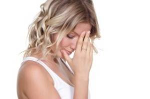 Кровянистые выделения после месячных: почему снова идет кровотечение через неделю или 10 дней?