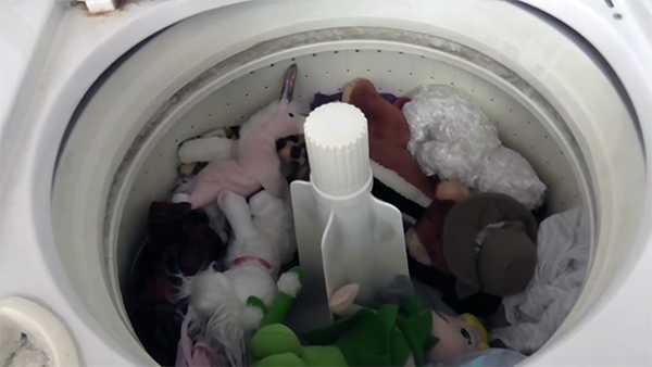 Как стирать мягкие игрушки в стиральной машине автомат, вручную и иными способами?