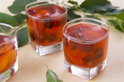 Чернослив для грудничка: компот от запора, отвар и пюре для прикорма ребенка