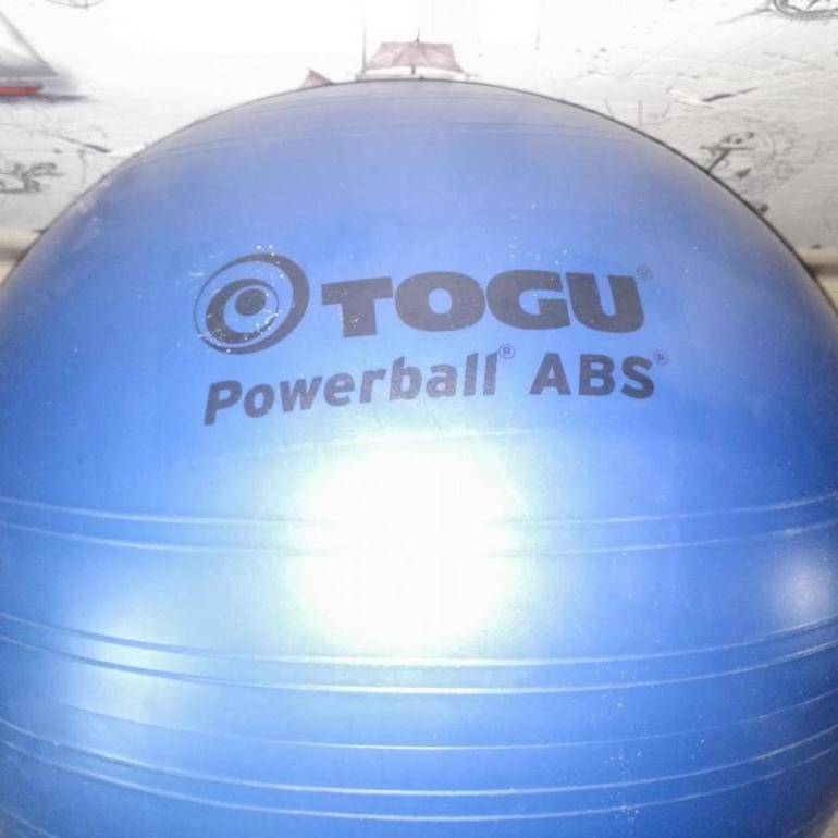 Фитбол для грудничков: упражнения, занятия, гимнастика с детьми от 1-3 месяцев