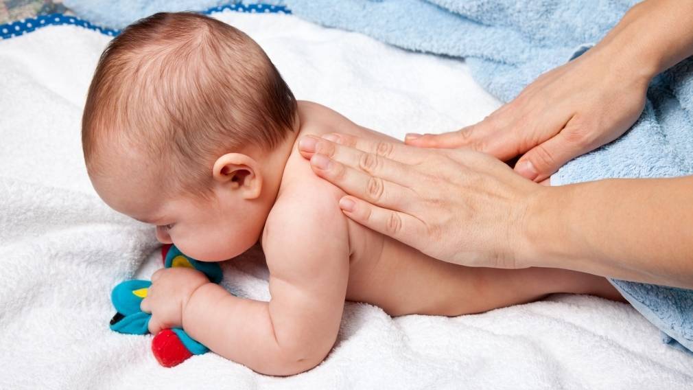 Режим дня ребенка в 6 месяцев: питание, сон, распорядок по часам (таблица)