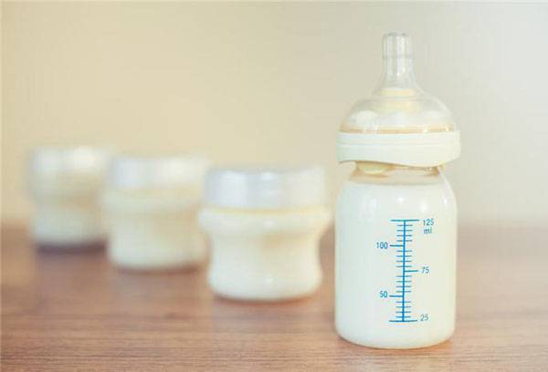 Докорм при грудном вскармливании: как вводить смесь и докармливать ребенка?